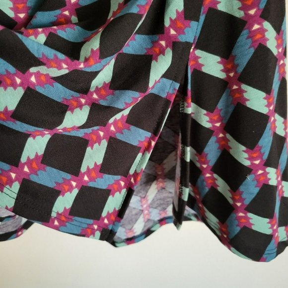 LuLaRoe Perfect T Shirt Short Sleeve NWT Size XS Black Purple Blue Geometric NEW - Picture 3 of 6